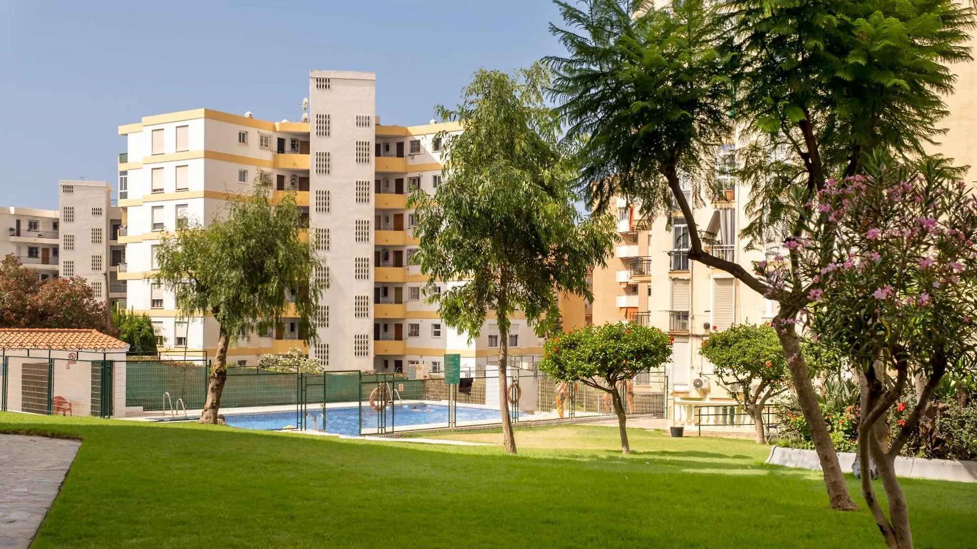 Estudio Con Piscina La Cala Del Moral 0*,